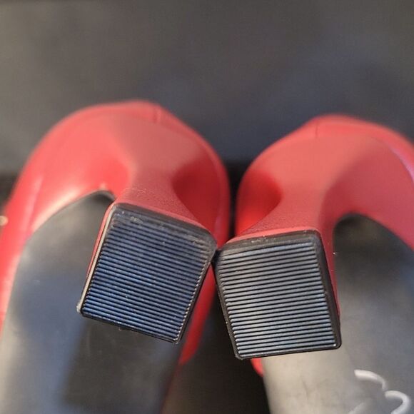 BRAND NEW CHINESE LAUNDRY  HEELS WITH MESH DESIGN AND POINTED TOE PUMP - Picture 14 of 14